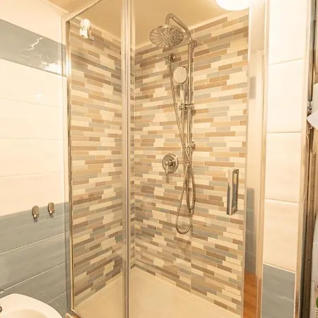 Decumano 17 * نابولي